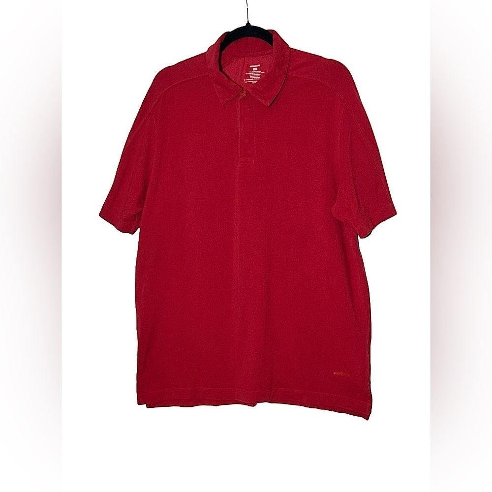 Patagonia Red Polo Shirt with Short Sleeves and Partial Snap Front & Logo, Large
